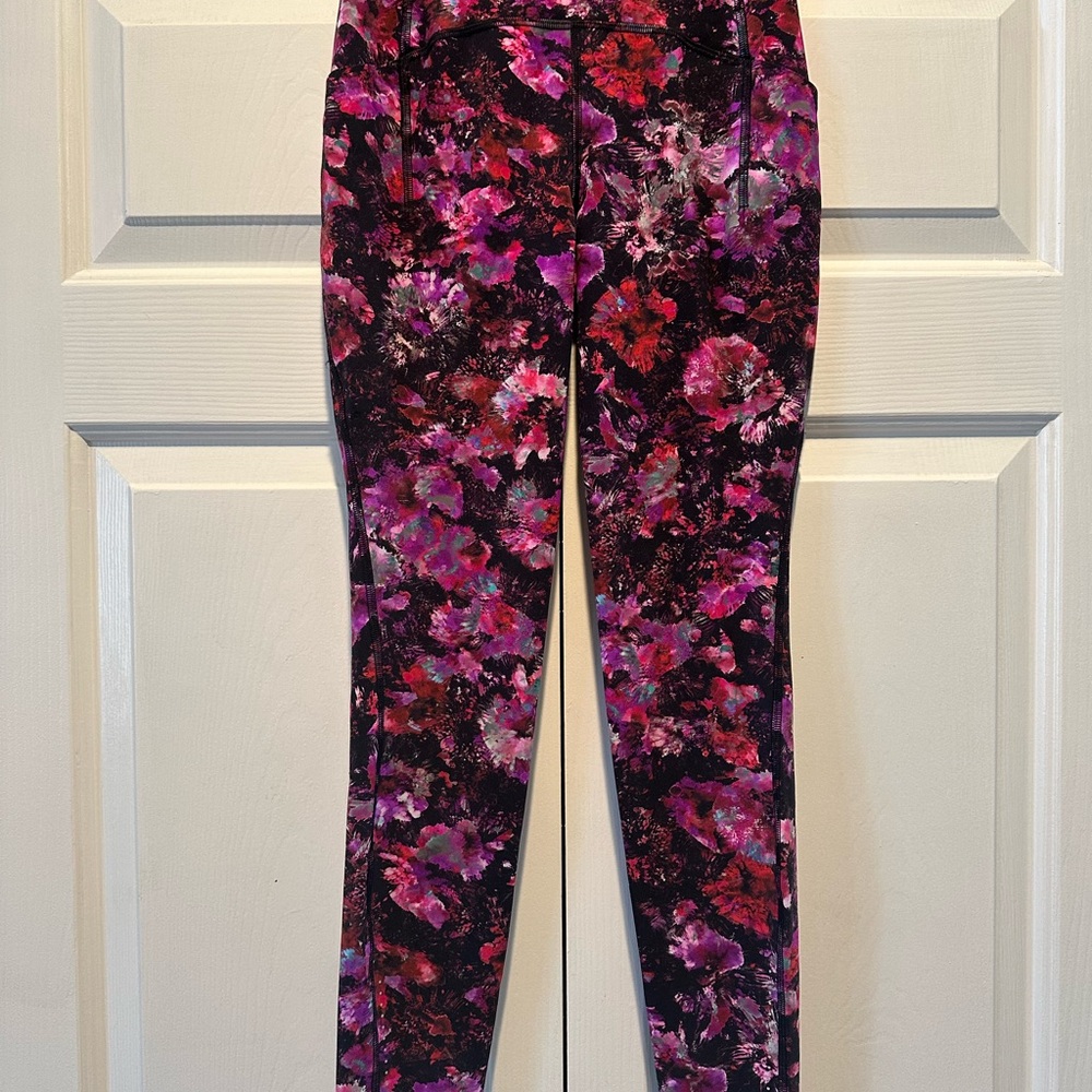Lululemon Swift Speed HR Tight Pink Purple Black Floral Size 4 LN